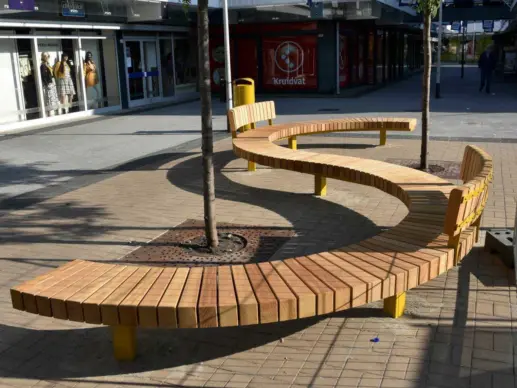 Kleurrijk straatmeubilair voor de openbare ruimte Grijsen Park Straatdesign 2