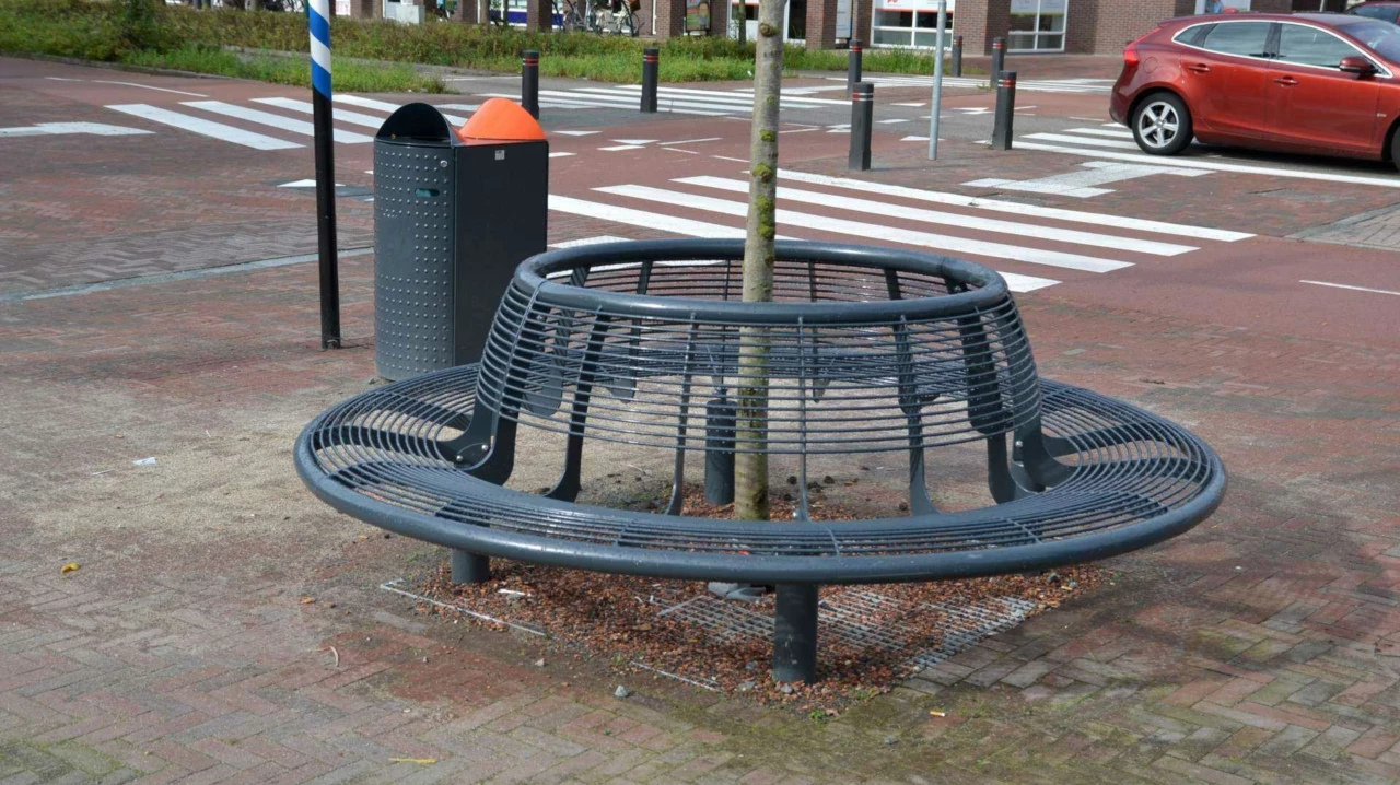 Boombank Cruzado met rugleuning voor de openbare ruimte