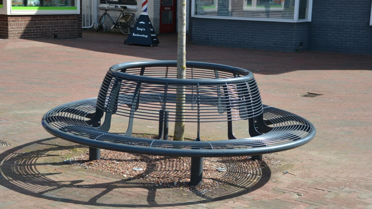 Boombank Cruzado met rugleuning voor de openbare ruimte