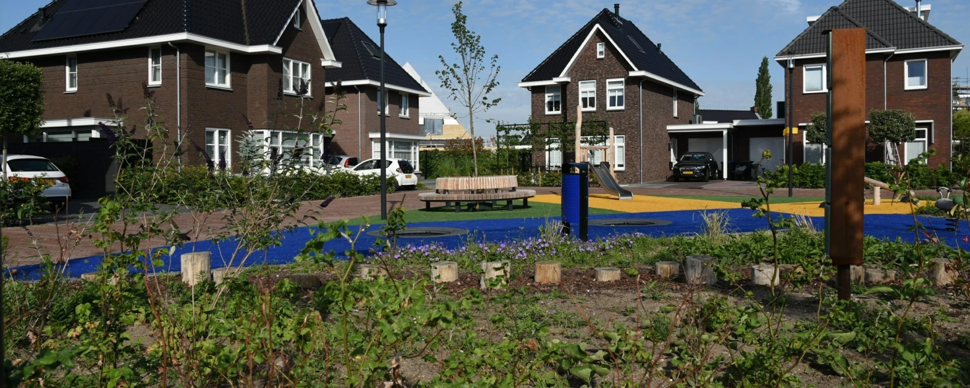 Boombank Plane deluxe met rugleuning voor de openbare ruimte