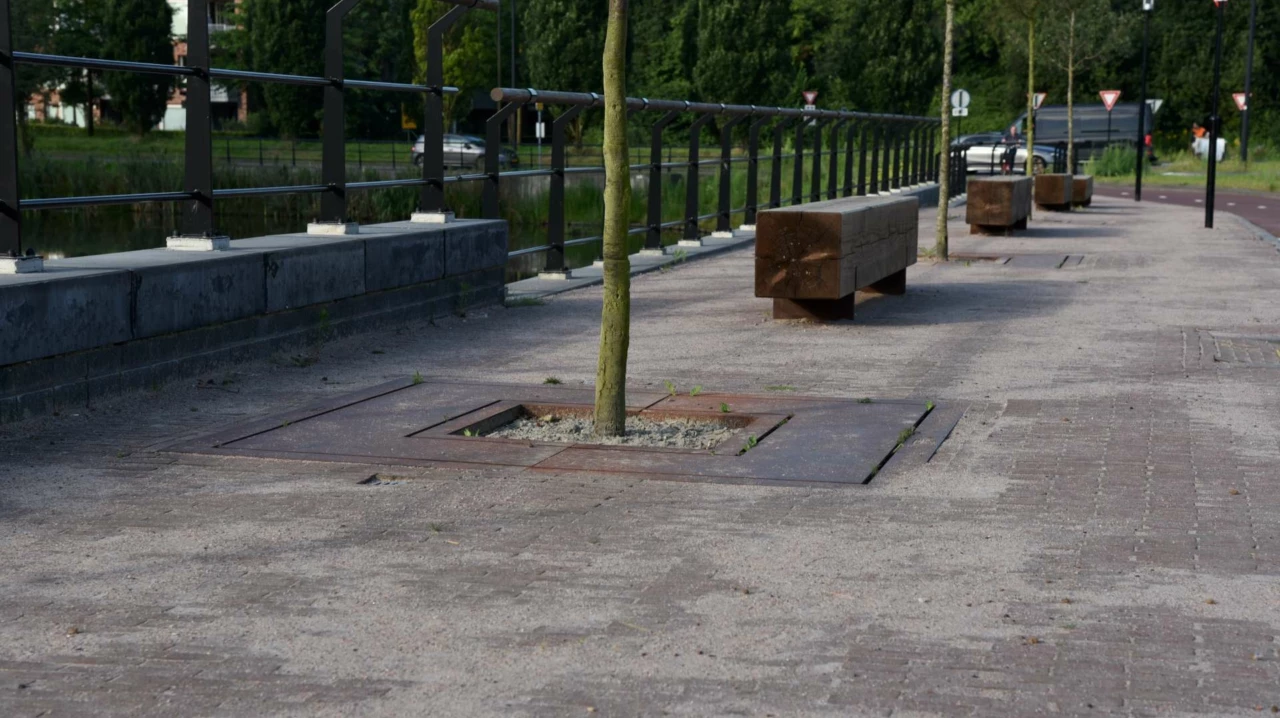 Boomrooster Square corten voor de openebare ruimte 1