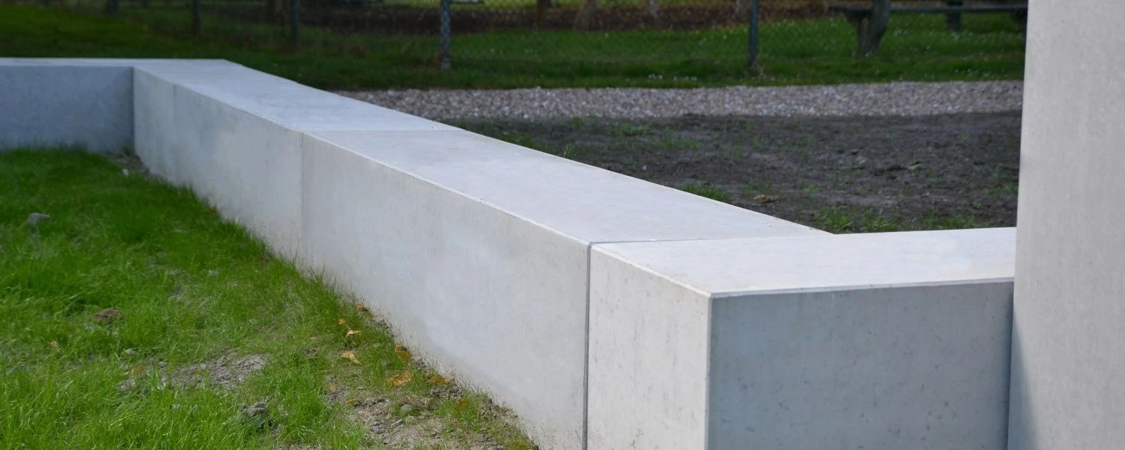 Grid Element 2 Parkbänke Grijsen