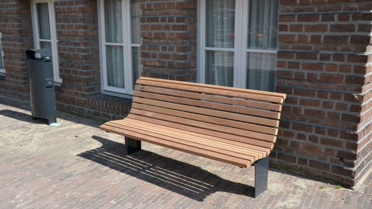 Notaris Einzelsitz mit Rückenlehne