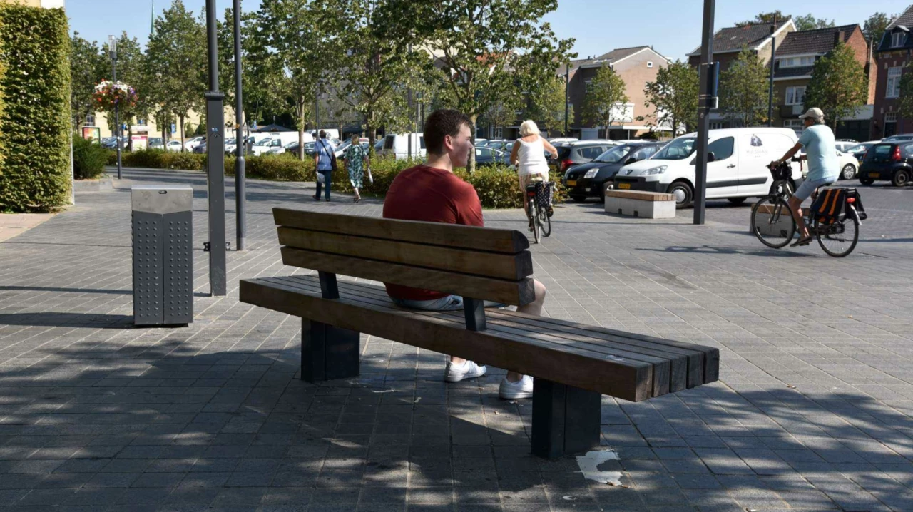 Product Reference photo Plane Plus single seat with backrest B Grijsen 5