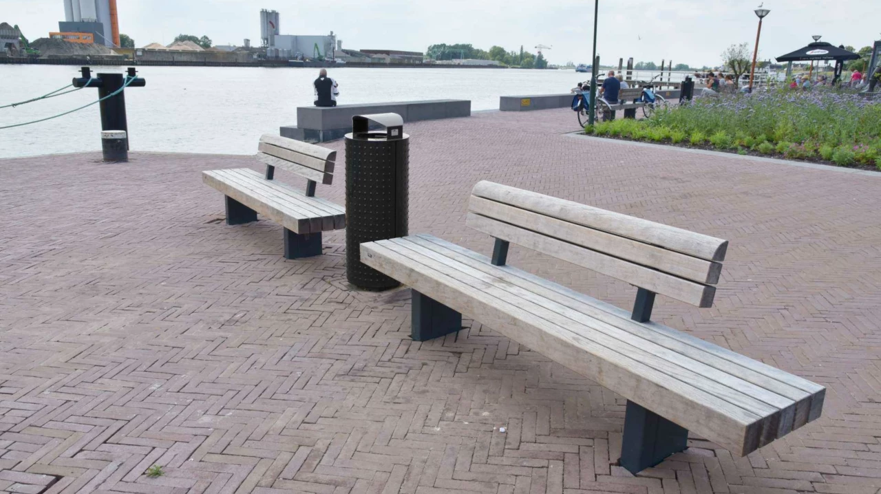 Product Reference photo Plane Plus single seat with backrest B Grijsen 8