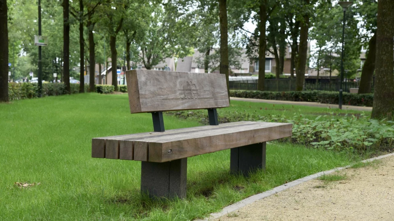 Buitenbanken Plane plus enkelzits met rugleuning voor de openbare ruimte 5