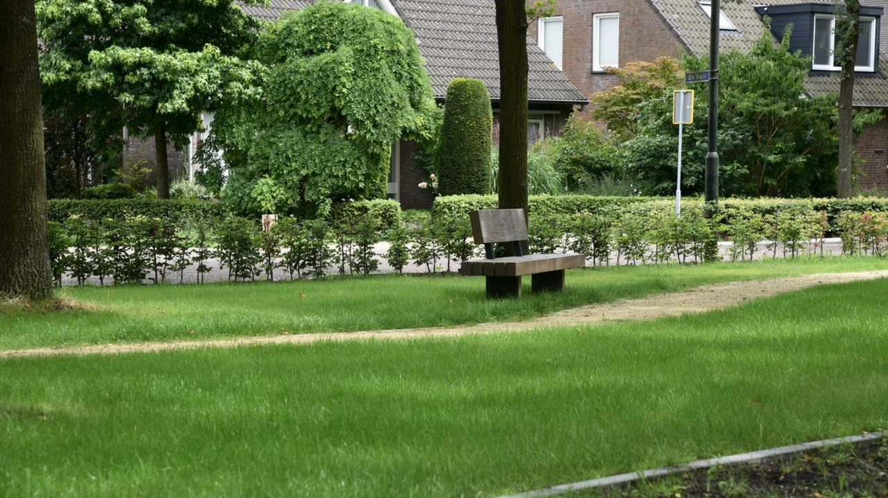 Buitenbanken Plane plus enkelzits met rugleuning voor de openbare ruimte 2