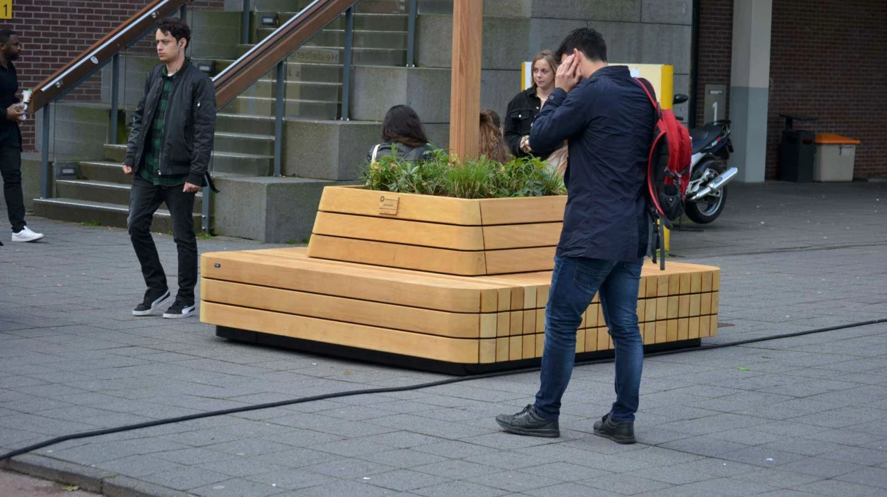 Buitenbank Plane Solid plantenbank met rugleuning