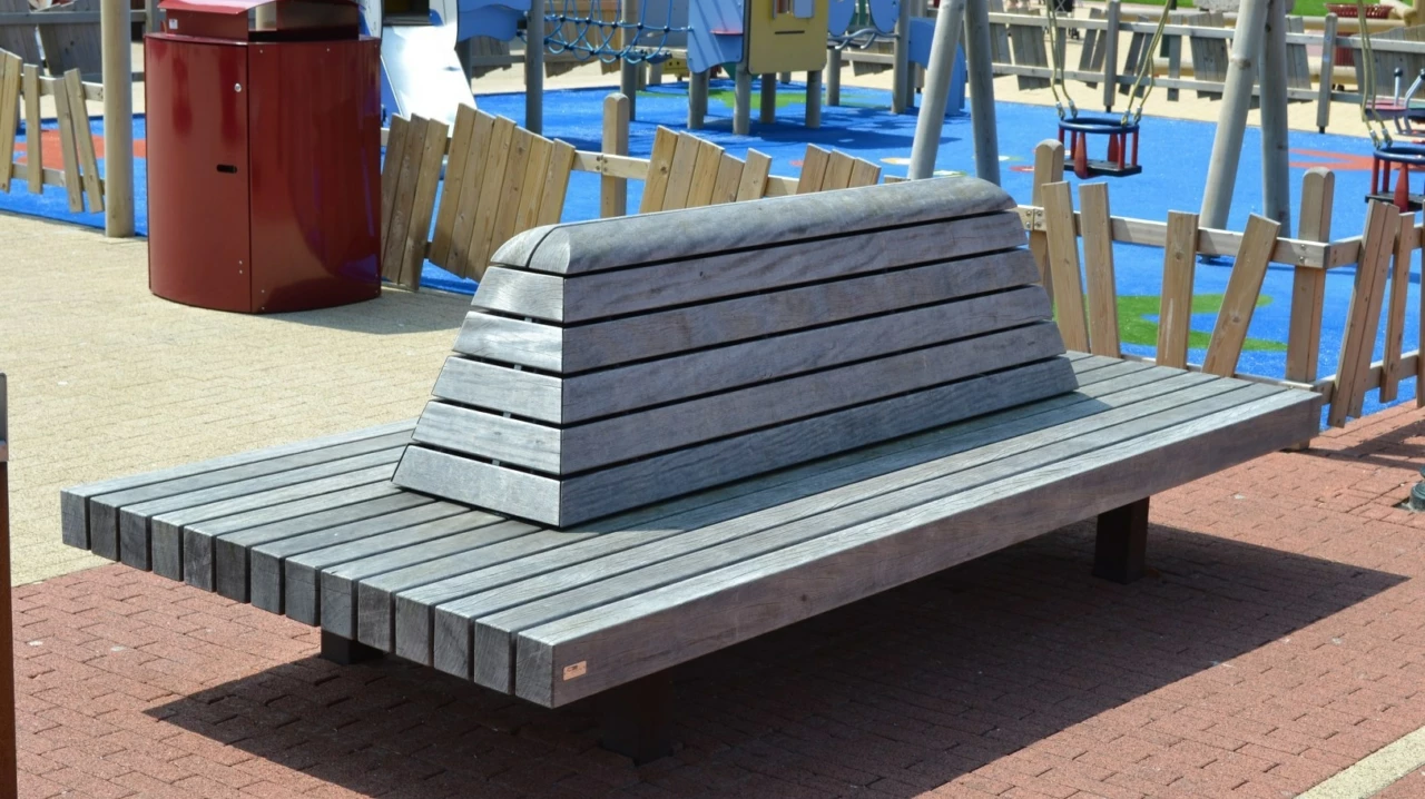 Rendering Tail (kleine Rückenlehne) Parkbänke Grijsen