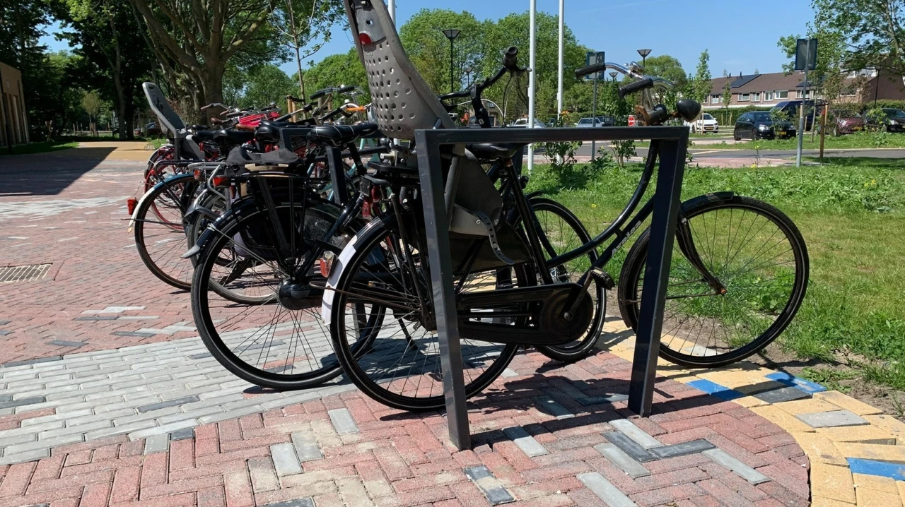 Fietsbeugel Cubic Dubbel voor de openbare ruimte