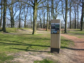 Informatiezuil Houten zuil openbare ruimte