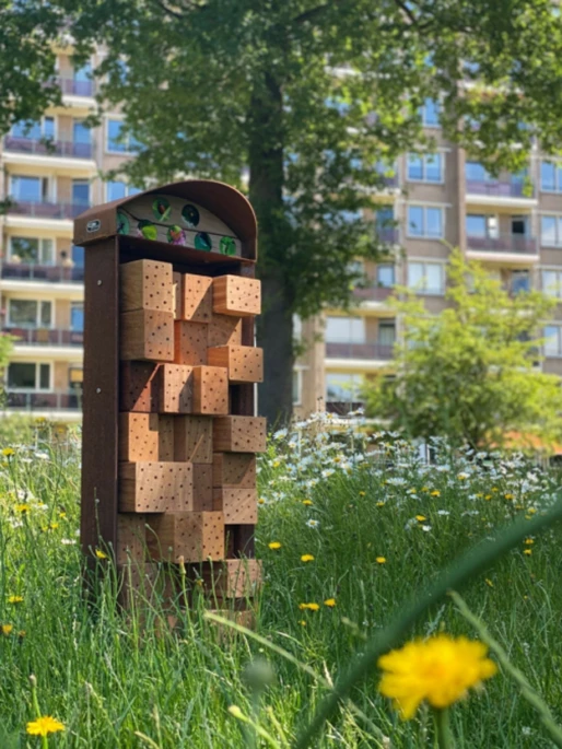 Circulair Insectenhotel van Grijsen Park en Straatdesign