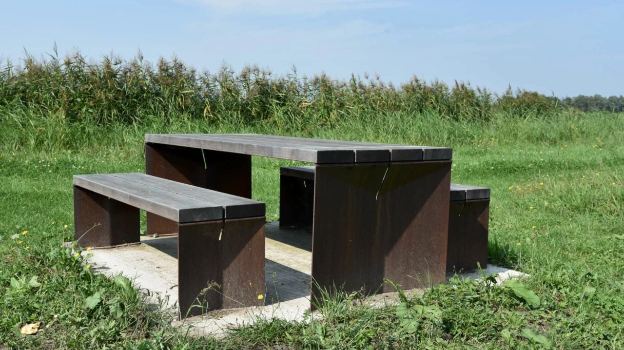 Picknickset Quadrat corten voor de openbare ruimte 6