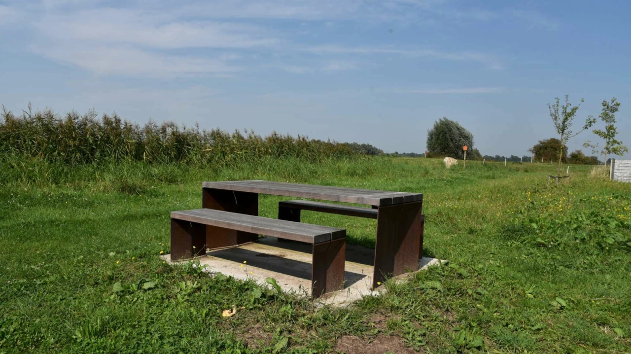 Picknickset Quadrat corten voor de openbare ruimte 5
