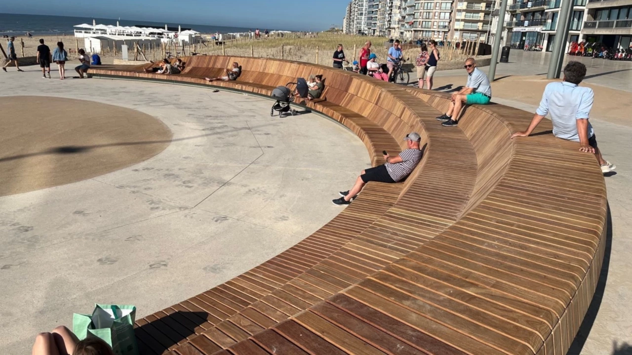 Middelkerke Westende Rauschenbergplein maatwerkbank 9