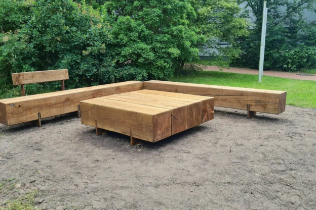 Göttingen Uni Pure mit und ohne Rückenlehne und großer Hocker 2 klein