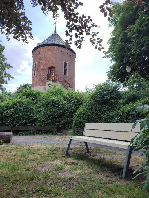 Davensberg Turm 3 Bänke 4 klein