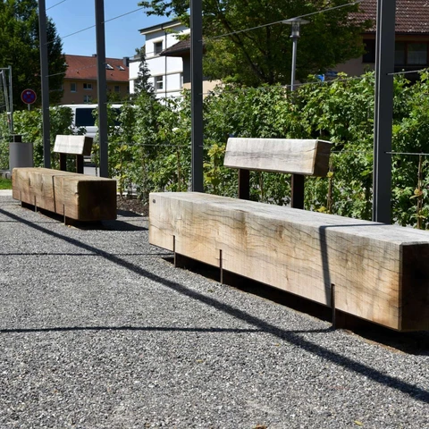 Parkbänke Pure Einzelsitz mit Rückenlehne (3000) Dorfplatz Stahringen