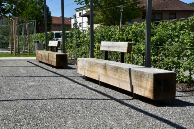 Stahringen Dorfplatz Pure EiParkbänke Pure Einzelsitz mit Rückenlehne (3000) Dorfplatz Stahringenche