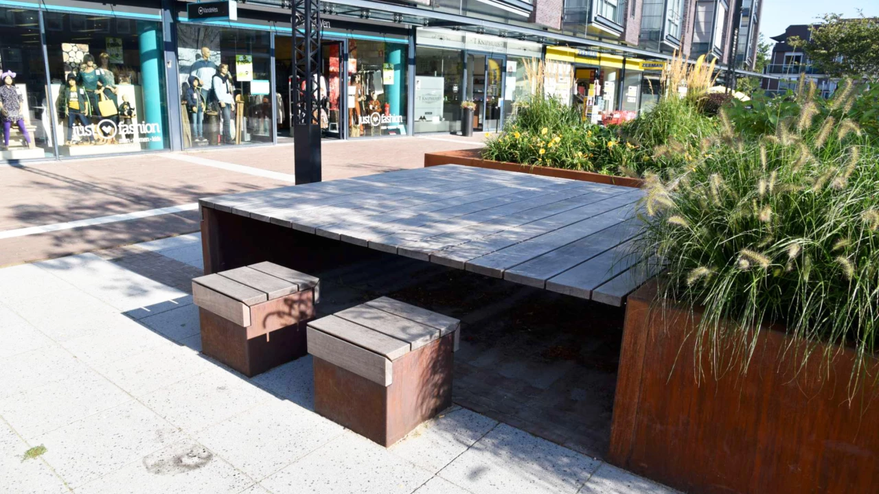 Alblasserdam Raadhuisplein Maatwerk Cortenstaal 60