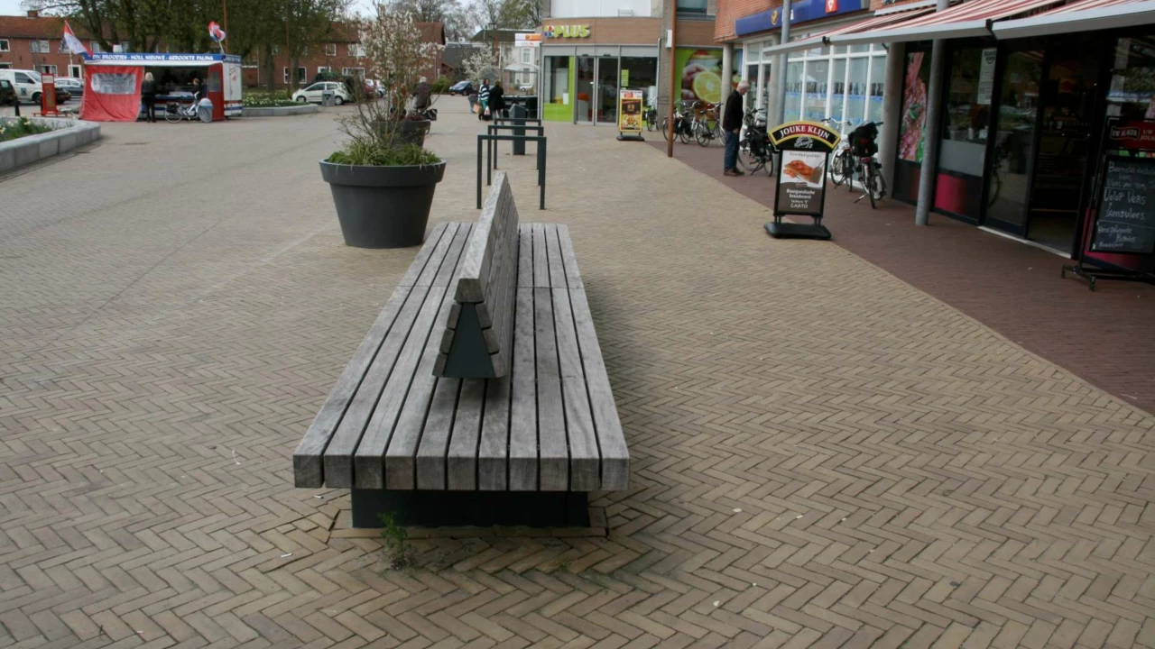 Burgum Winkelgebied Areka Plane Plus dubbelzits met comfort rugleuning square dubbel fietsbeugel straatmeubilair grijsen 1