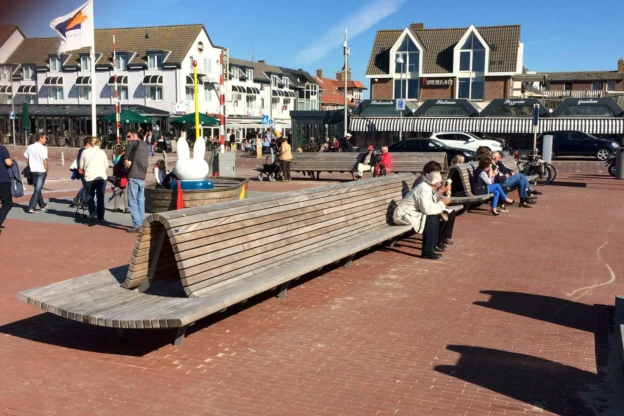 Egmond aan Zee Nijntje aan Zee Nijntje Pleintje maatwerk lattenbank 4