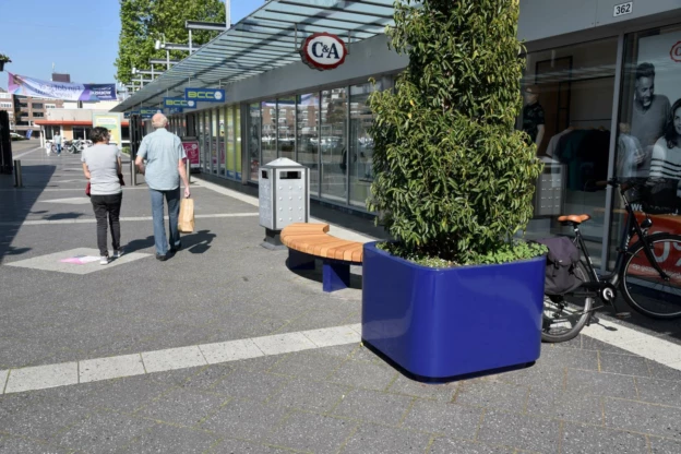 Eindhoven Woensel Woens XL solid plantenbakken plane zittingen 1