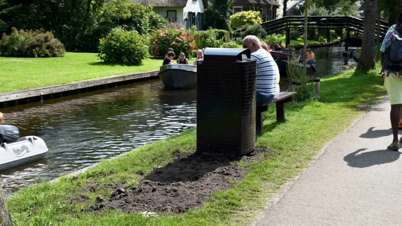 Giethoorn Constructo Column 140 afvalbakken 6