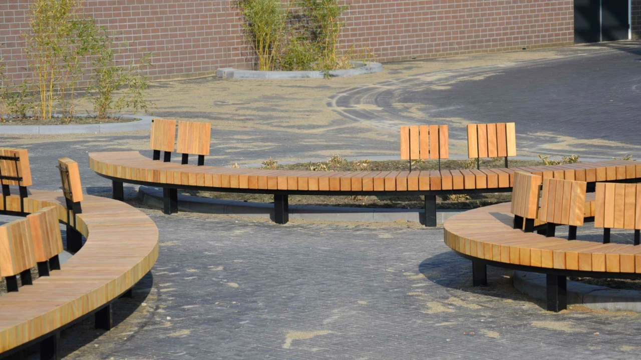Helmond De Kegelbaan Maatwerk buitenbanken boombanken Plane 6