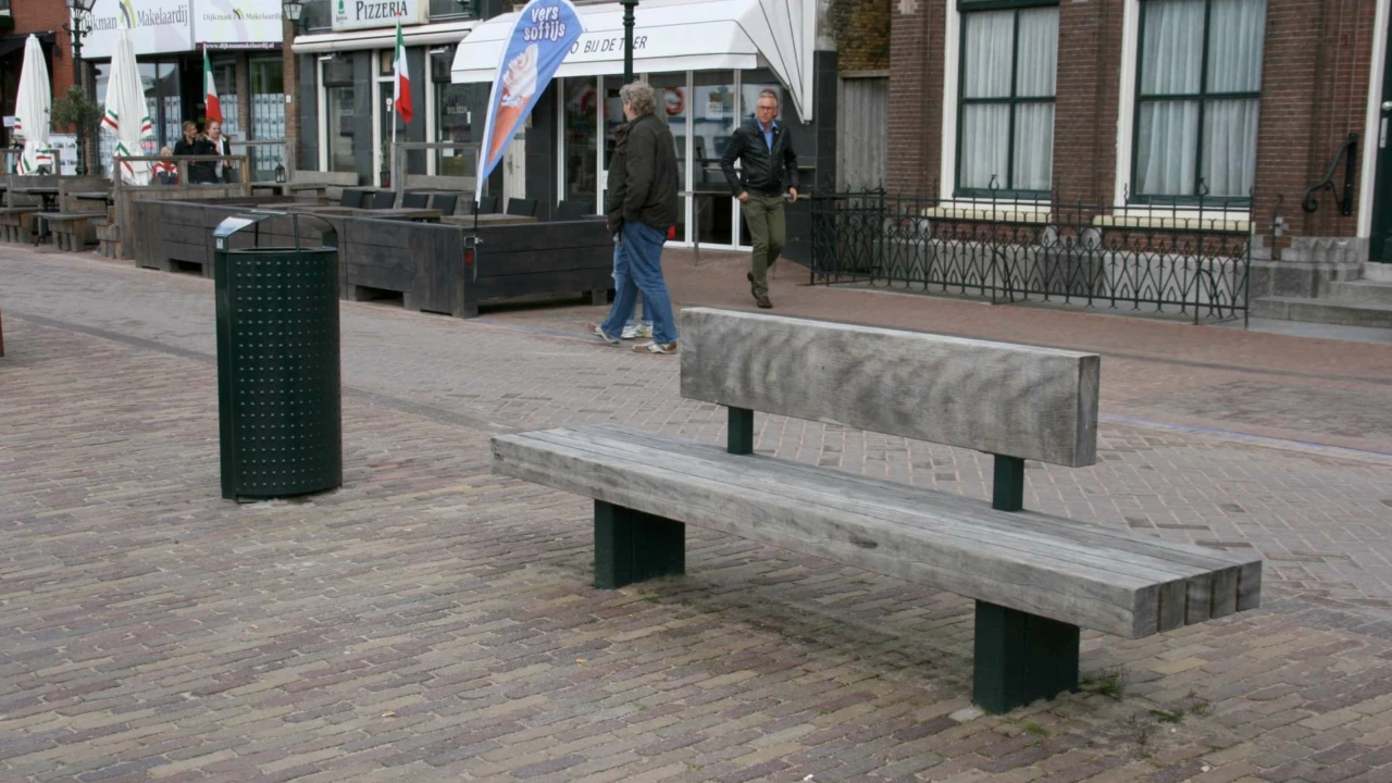 Diverse Plane buitenbanken Plane Solid Plane II Lemmer centrum 3