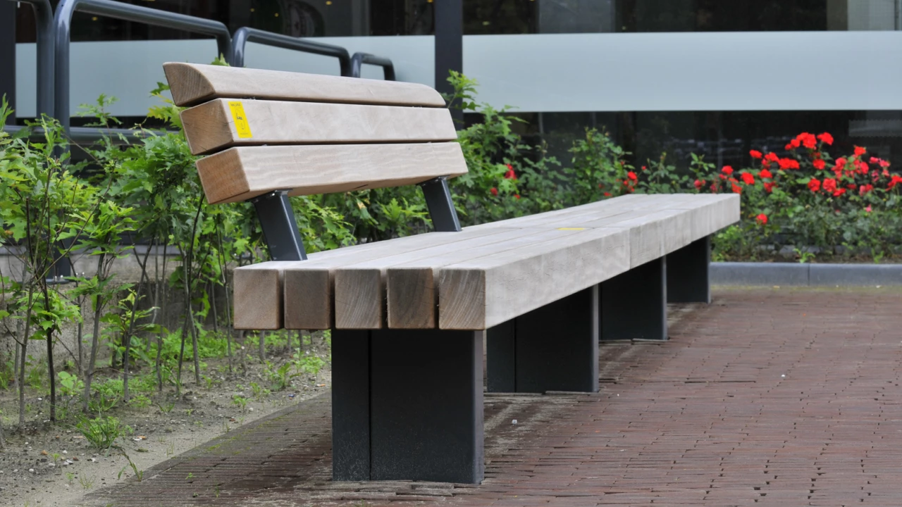 Nijmegen Radboud Plane Tail Constructo 1 1627x1080