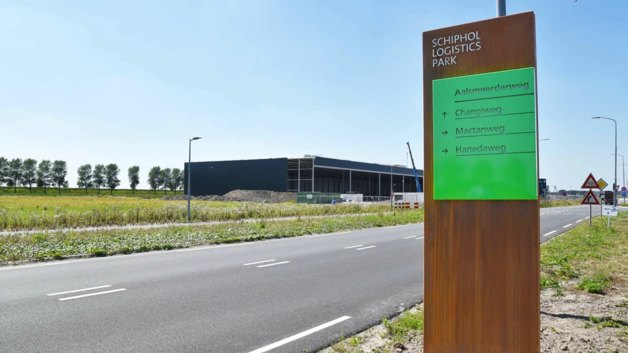 Schiphol Schiphol Logistics Park Informatiezuil 1