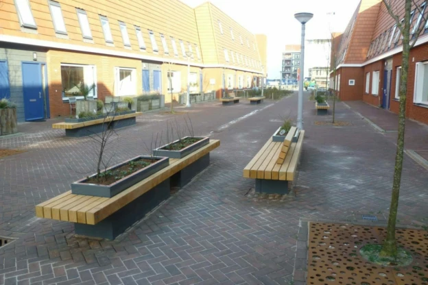 Buitenbank straatmeubilair plane plantenbak custom made 2 1200x879