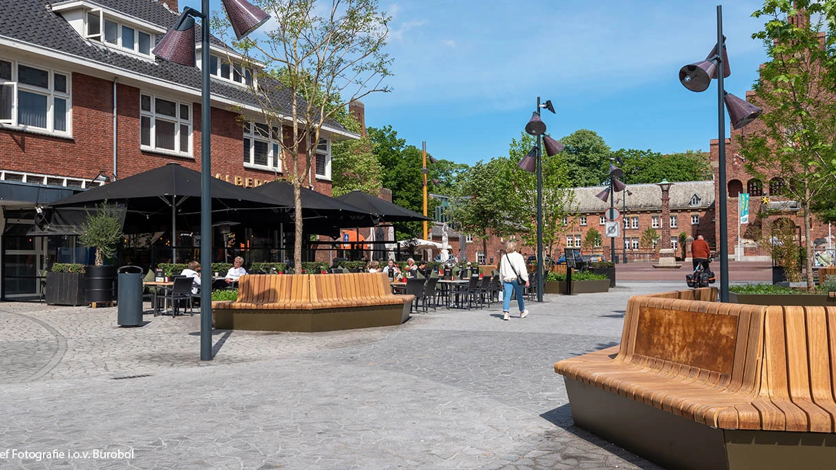 Grijsen Waalwijk Raadhuisplein en Markt 2