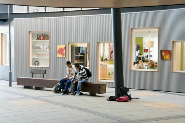Gerrit Komrij College Winterswijk Grijsen 1