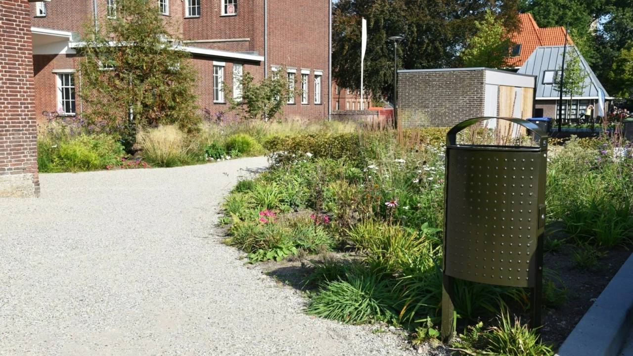 Abfallbehälter Constructo 50 Vrijheidspark Winterwijk