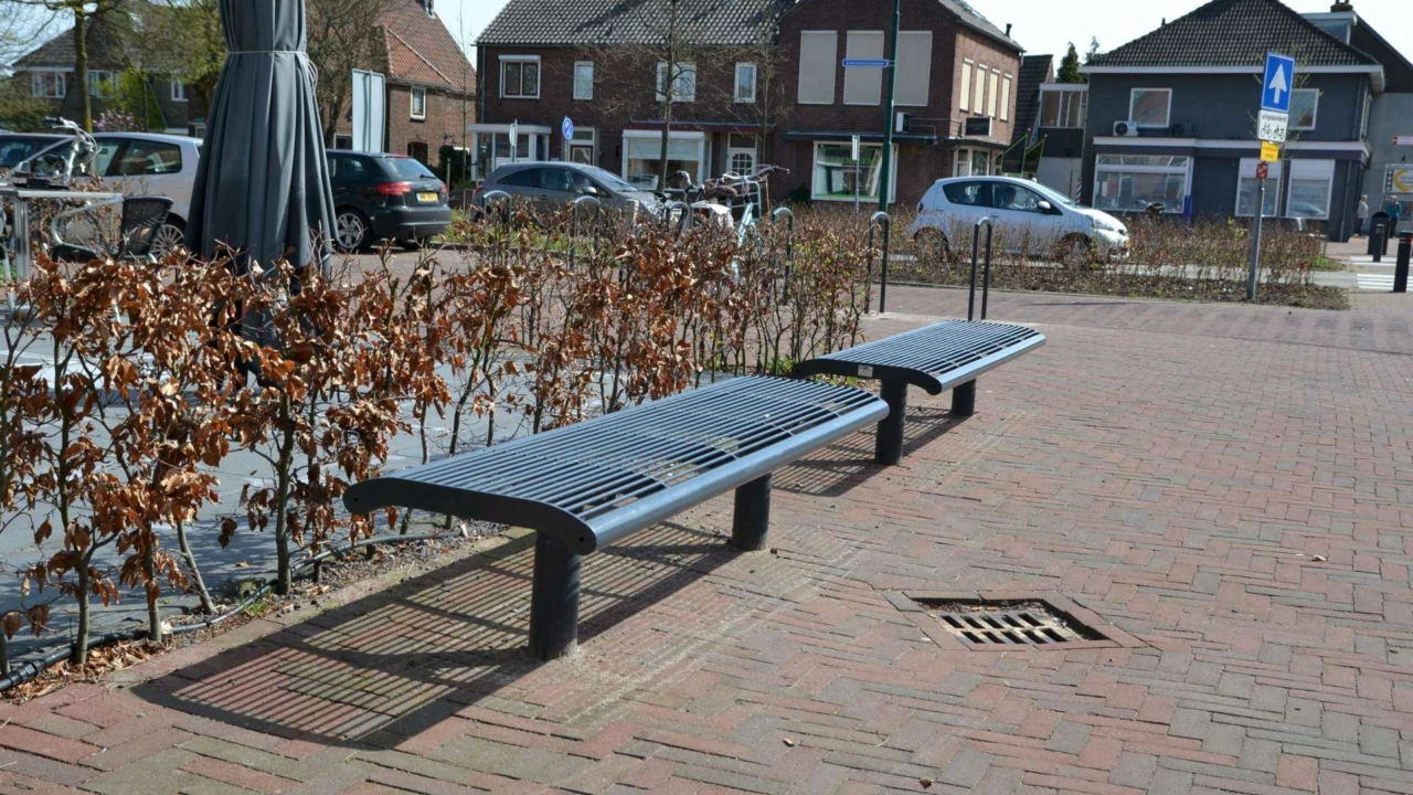 Woudenberg Dorpscentrum Column 200 Cruzado boombank 1