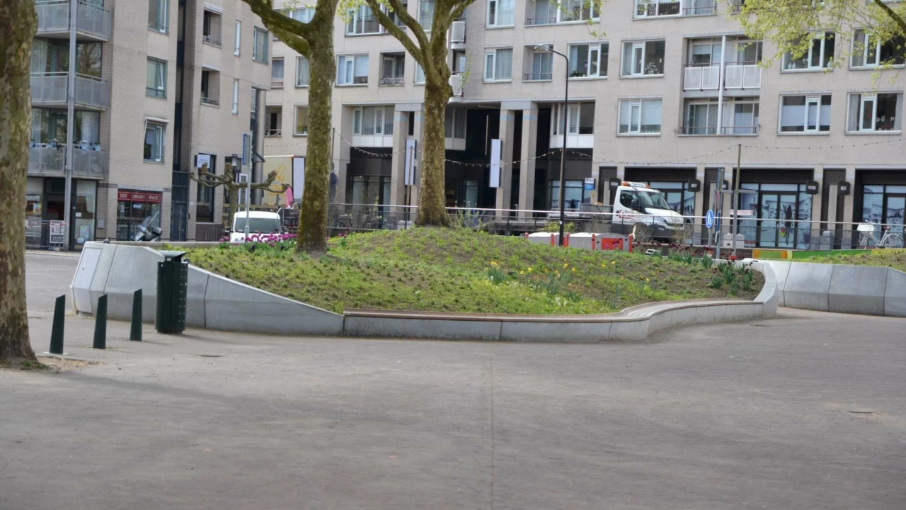 Marktplein Zeist Muurbank Constructo 102 Maatwerkbank voor Voorzieningenkast Nietje 12