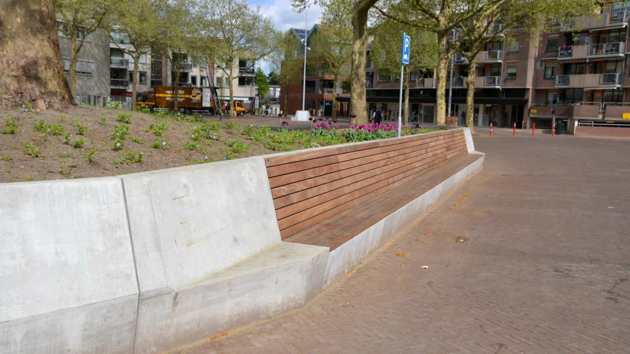 Marktplein Zeist Muurbank Constructo 102 Maatwerkbank voor Voorzieningenkast Nietje 8