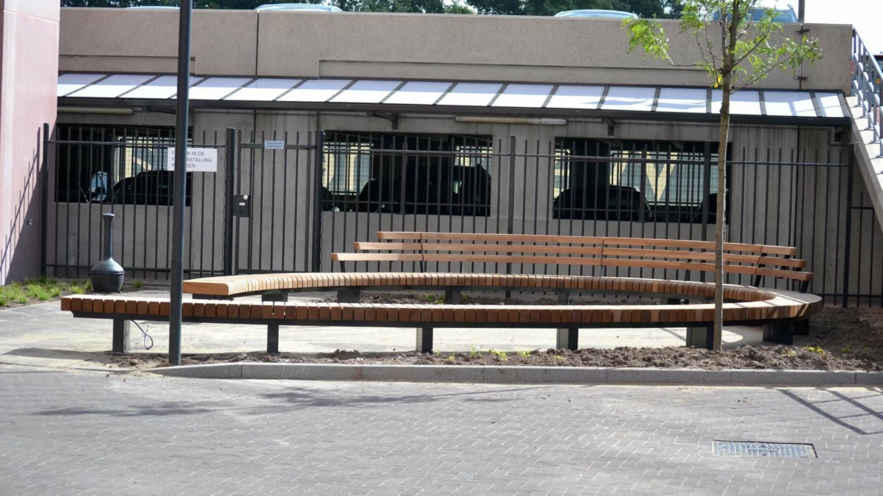 Parkbank rund maßgefertigt BolDuc 's-Hertogenbosch