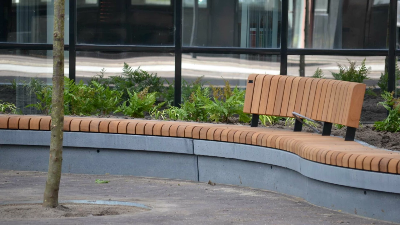 Parkbank Grid maßgefertigt BolDuc 's-Hertogenbosch